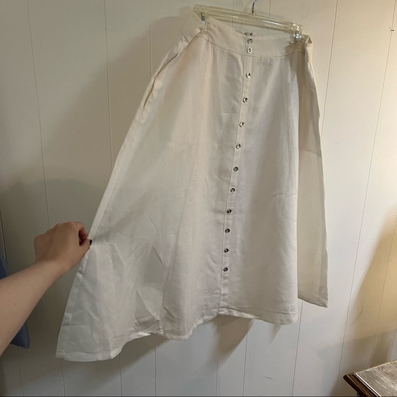 White buttoned long mid-calf length midi skirt cotton blend and linen plus size - Picture 8 of 12